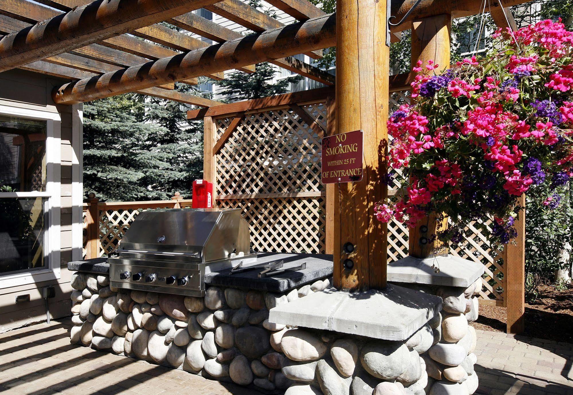 Residence Inn By Marriott Anchorage Midtown Екстер'єр фото
